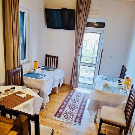 Guesthouse Riverside Berat Exterior foto