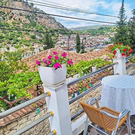 Guesthouse Riverside Berat Exterior foto