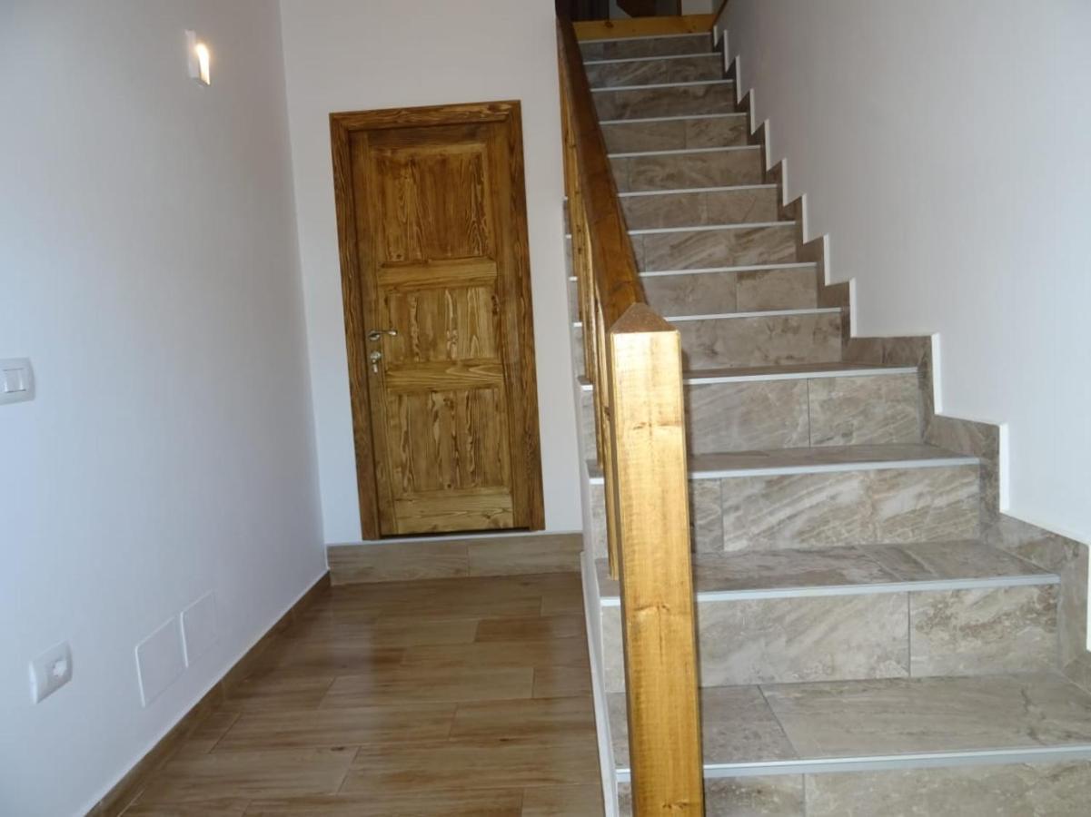 Guesthouse Riverside Berat Exterior foto