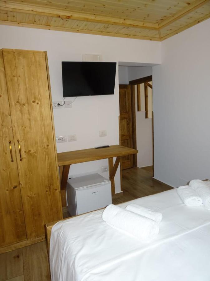 Guesthouse Riverside Berat Exterior foto