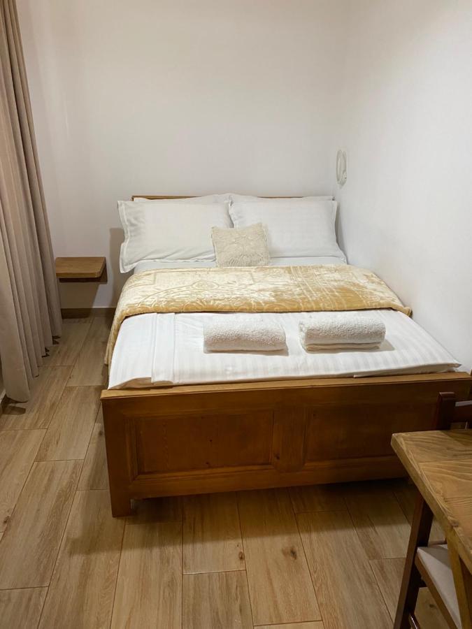 Guesthouse Riverside Berat Exterior foto