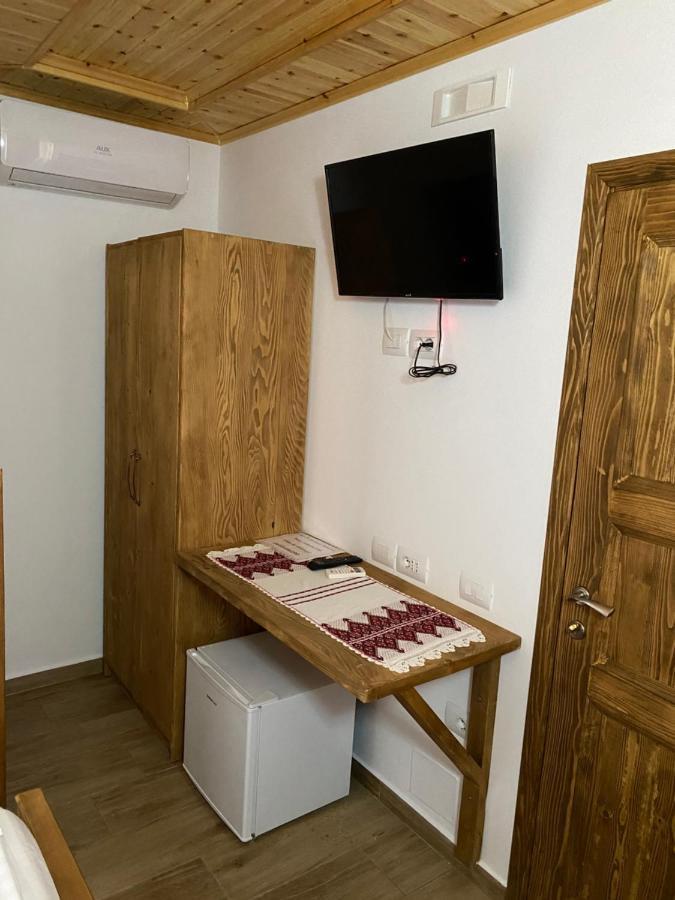 Guesthouse Riverside Berat Exterior foto