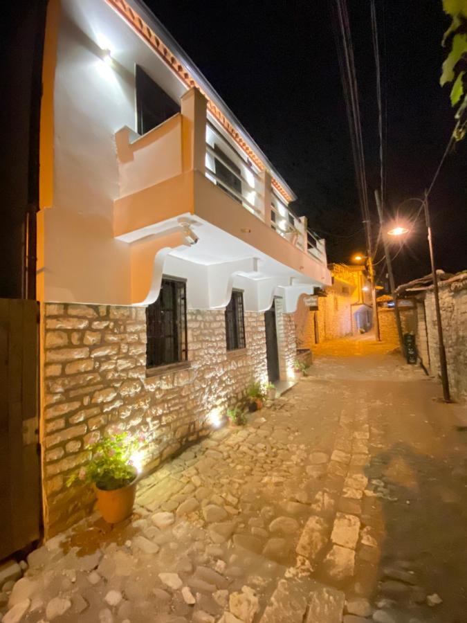 Guesthouse Riverside Berat Exterior foto