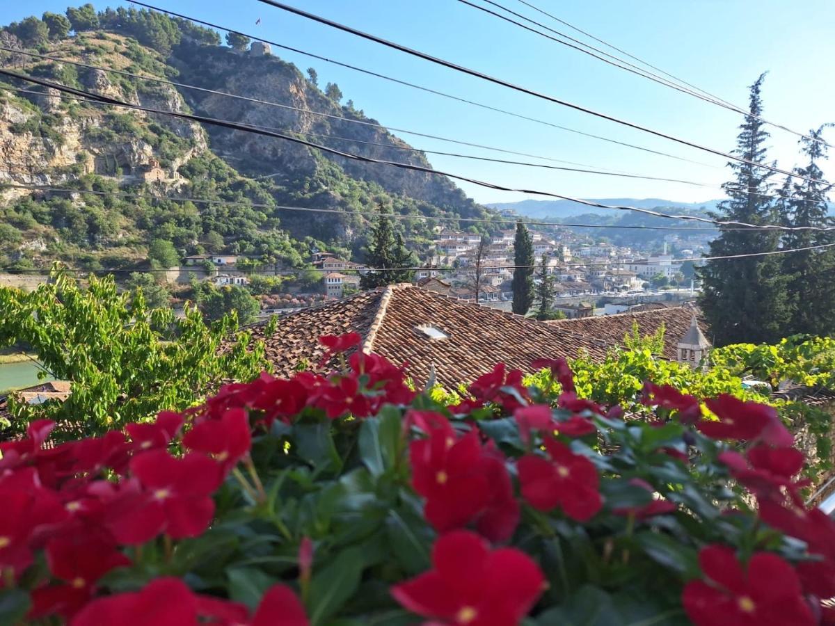 Guesthouse Riverside Berat Exterior foto