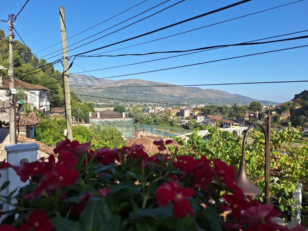 Guesthouse Riverside Berat Exterior foto