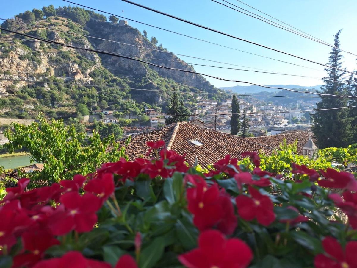 Guesthouse Riverside Berat Exterior foto
