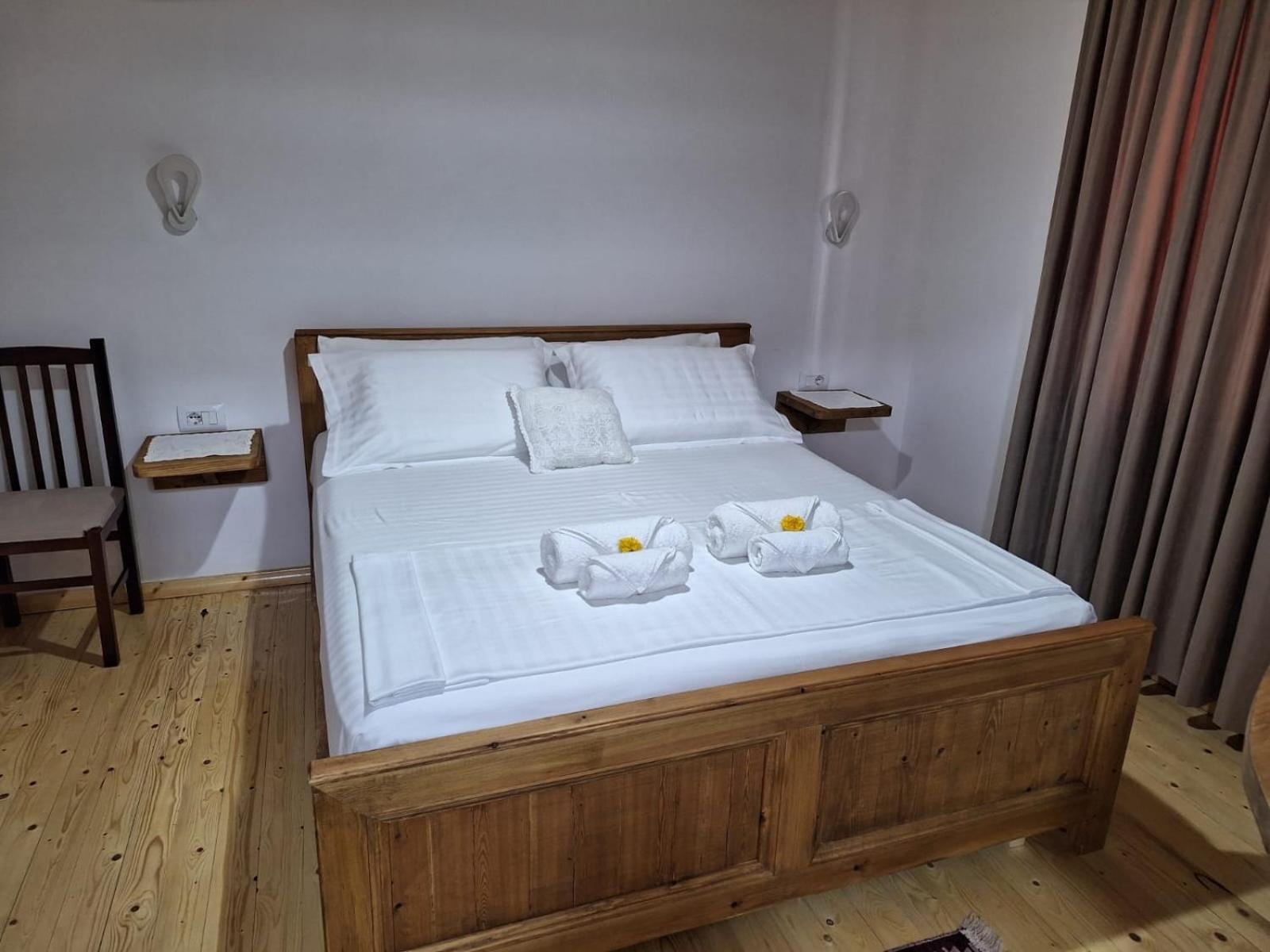 Guesthouse Riverside Berat Exterior foto